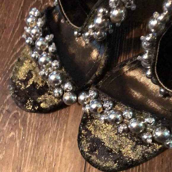 Cape Robbin black/greenish gold velvet sandals with silver beads size 6M - Picture 3 of 8